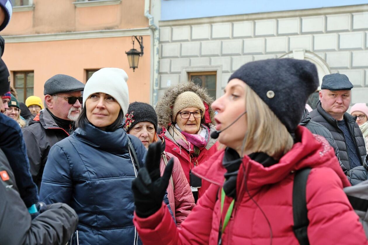  Spacer pt. Zakochany Lublin prowadzi przewodniczka Agnieszka Malinowska-Mikołajczyk (zdjęcie 7) - Autor: DW