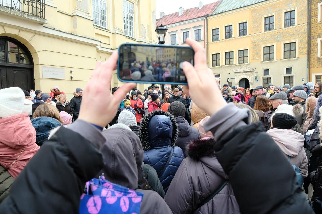  Spacer pt. Zakochany Lublin prowadzi przewodniczka Agnieszka Malinowska-Mikołajczyk (zdjęcie 18) - Autor: DW