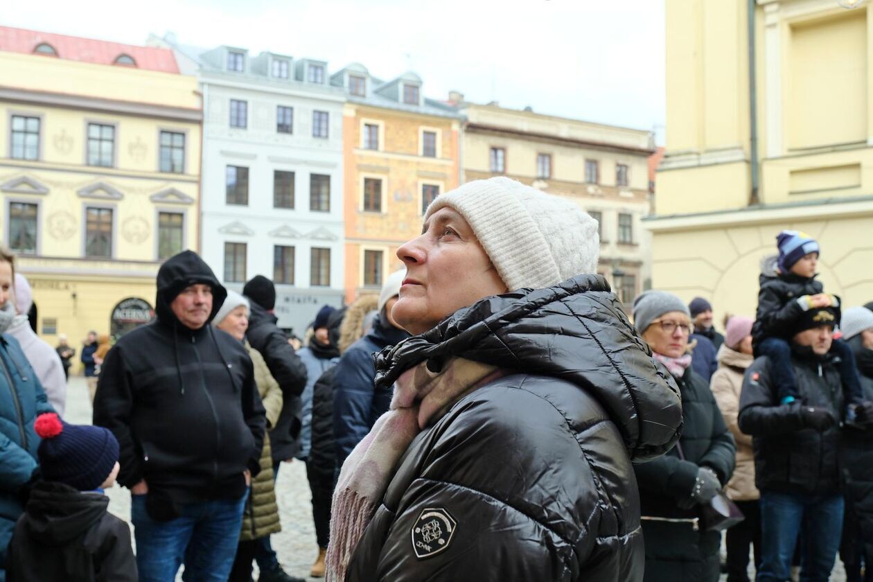  Spacer pt. Zakochany Lublin prowadzi przewodniczka Agnieszka Malinowska-Mikołajczyk (zdjęcie 11) - Autor: DW