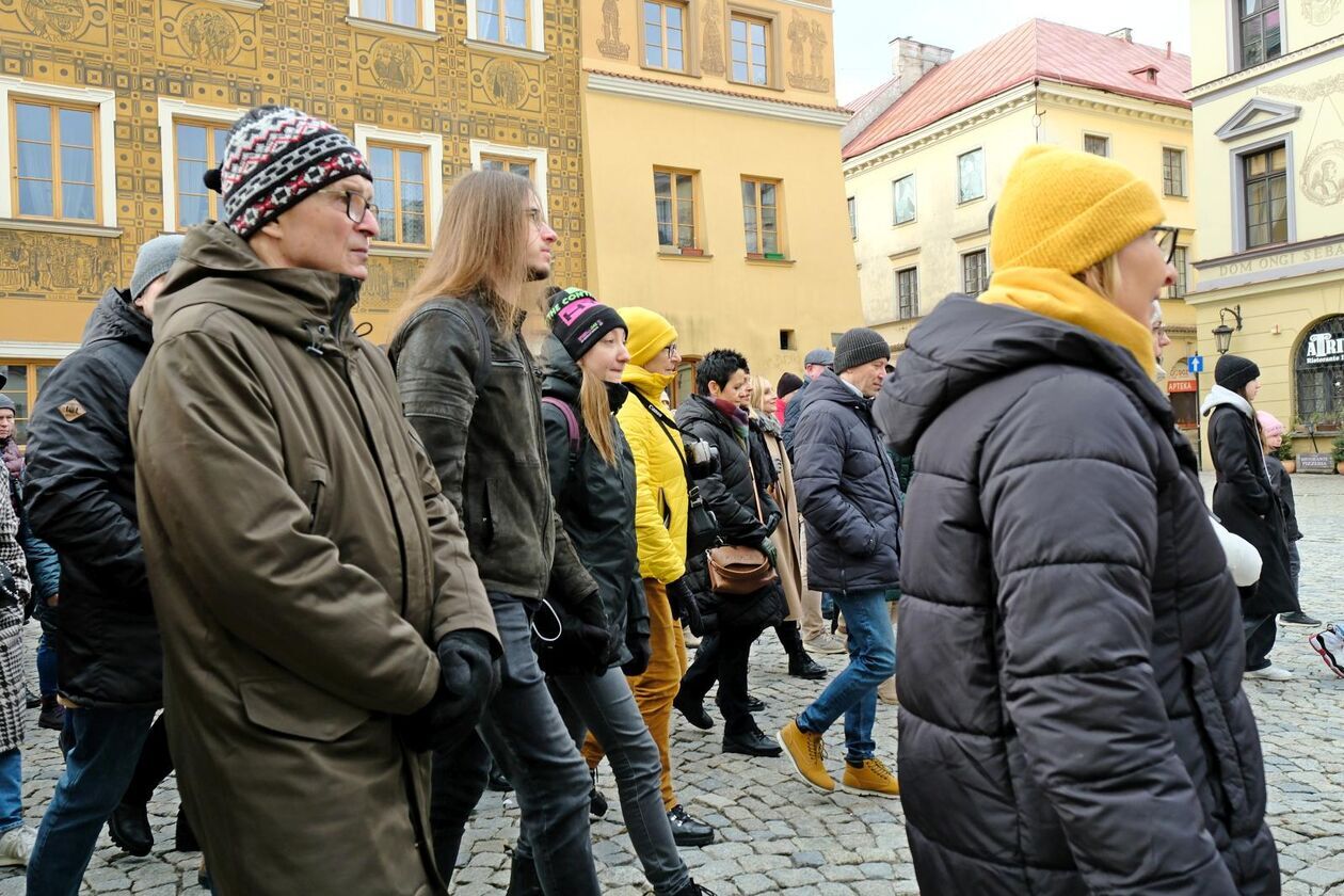  Spacer pt. Zakochany Lublin prowadzi przewodniczka Agnieszka Malinowska-Mikołajczyk (zdjęcie 13) - Autor: DW