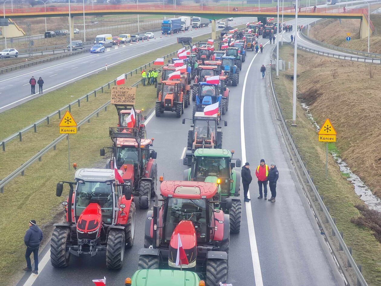  Protest rolników na węźle Tatary  - Autor: DW