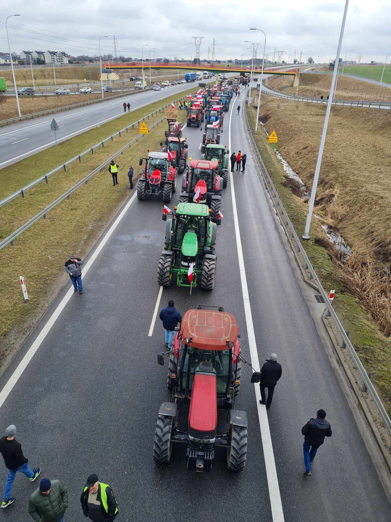  Protest rolników na węźle Tatary (zdjęcie 5) - Autor: DW