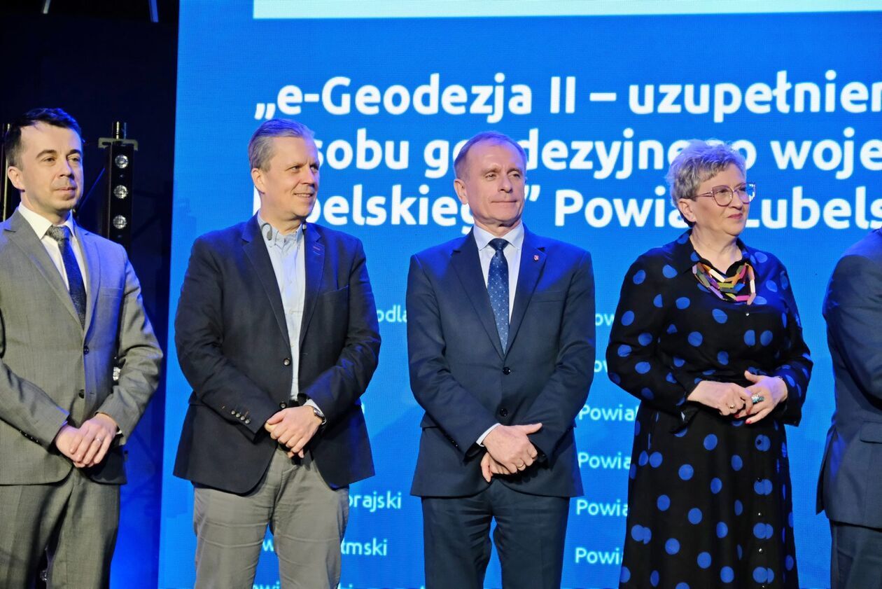  Podpisanie umowy o dofinansowanie na projekt e-geodezja II  (zdjęcie 17) - Autor: DW