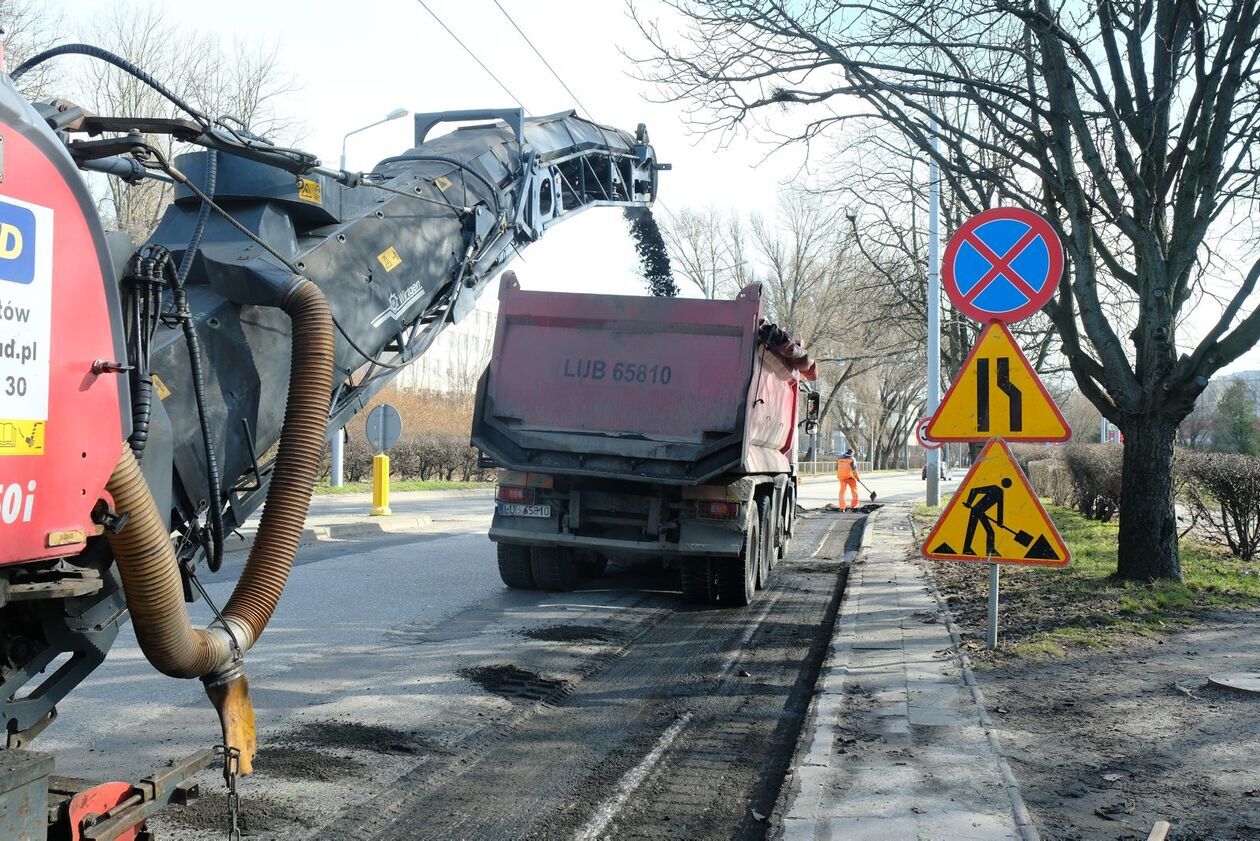  Drogowcy naprawiaja ul. Głęboką i al. Witosa (zdjęcie 6) - Autor: DW