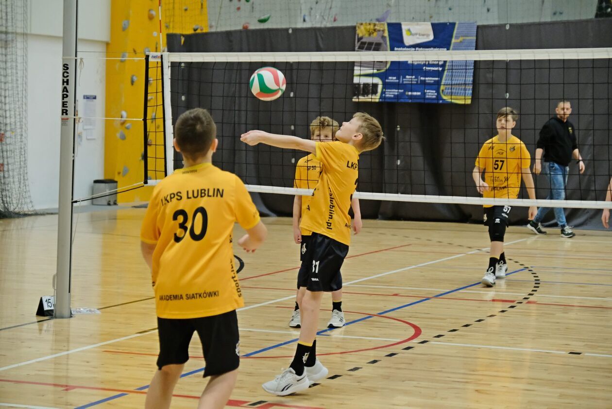  V’ball Talents Cup - Turniej Minisiatkówki dwójek i trójek chłopców (zdjęcie 9) - Autor: DW