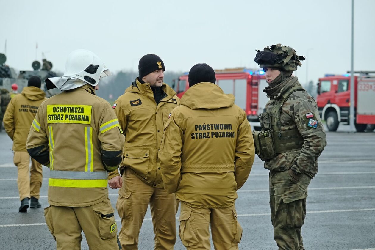  Ćwiczenia DRAGON 24 na odcinku drogi S19d węzeł Niedrzwica Duża - węzeł Kraśnik Płn. (zdjęcie 33) - Autor: DW