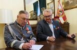 Podpisanie umowy o współpracy pomiędzy Powiatem Parczewskim, a Związkiem Piłsudczyków (zdjęcie 2)
