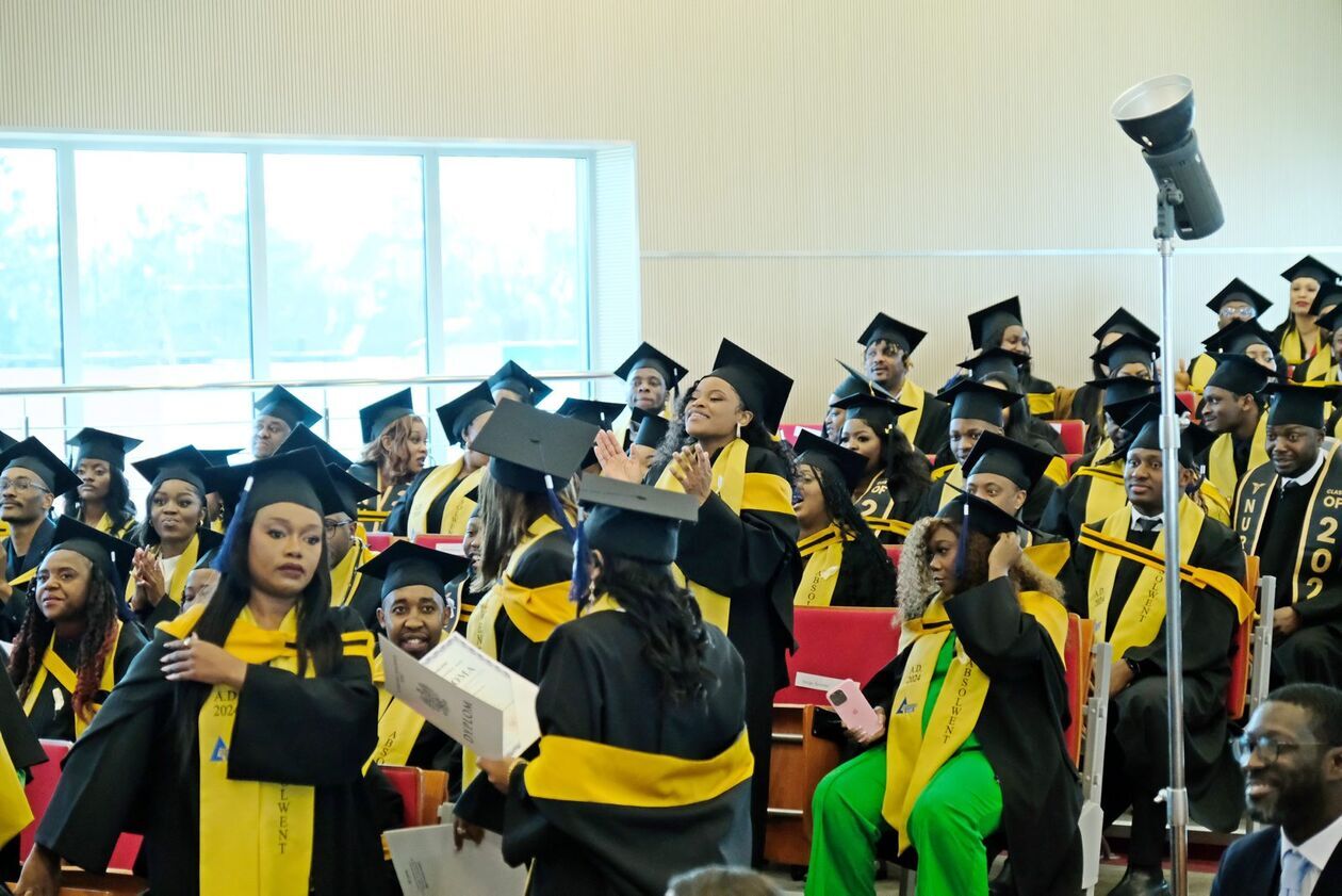  Lubelska Akademia WSEI: dyplomy dla studentów kierunku Pielęgniarstwo w języku angielskim (zdjęcie 32) - Autor: DW