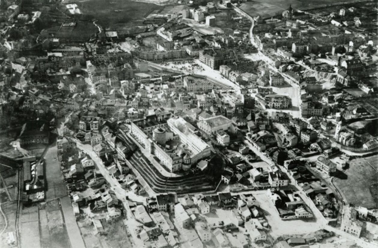  <p>Panorama dzielnicy żydowskiej na Podzamczu w Lublinie. Autor nieznany, lata 30. XX w.</p>