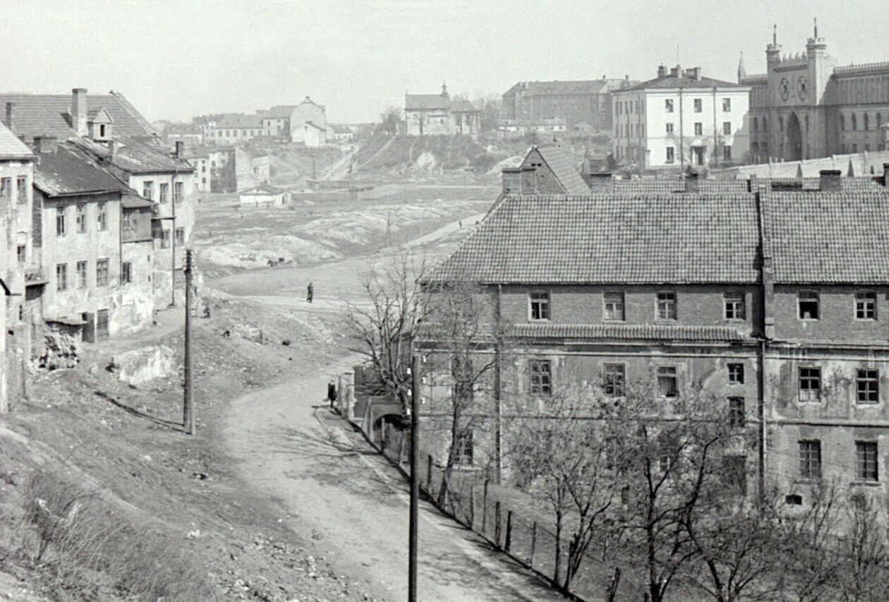  <p>Ulica Podwale w Lublinie. Widok na zgliszcza po dzielnicy żydowskiej</p>