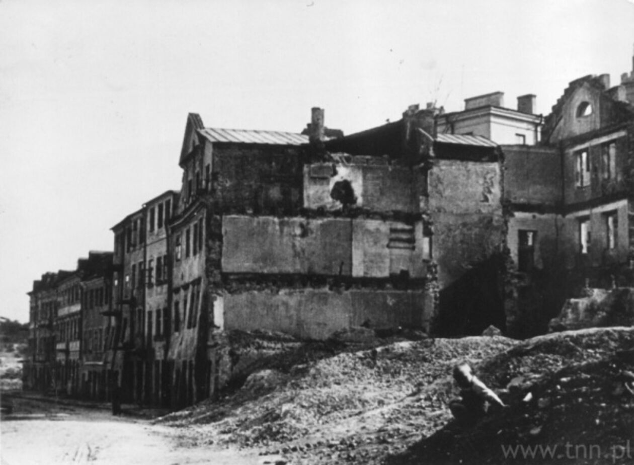  <p>Ruiny dzielnicy żydowskiej na Podzamczu w Lublinie &ndash; ulica Szeroka i ulica Zamkowa</p>
