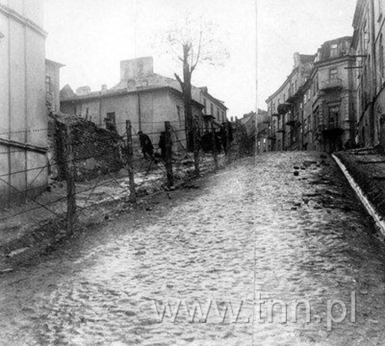  <p>Fragment ogrodzenia getta na ulicy Rybnej w Lublinie</p>
