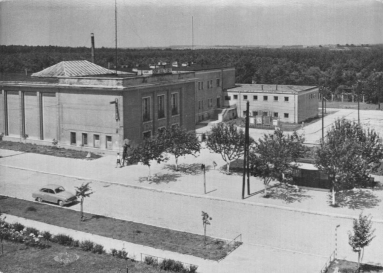  <p>Al. Niepodległości. Centrum Kultury i Promocji</p>