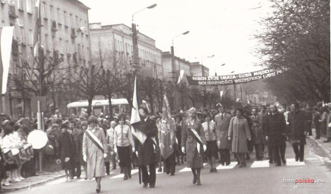  <p>Uroczystości 1-majowe w latach 70-tych</p>