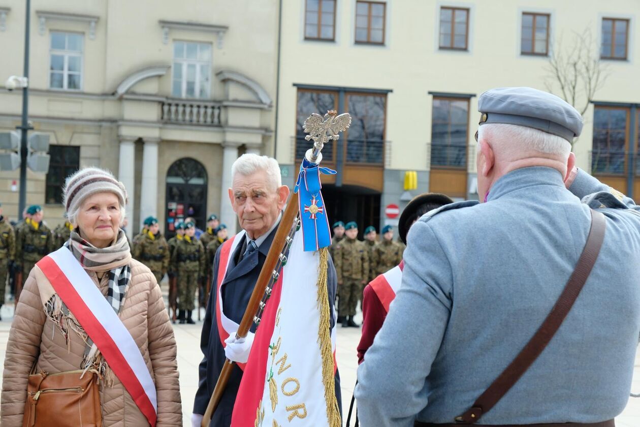  Piłsudczycy świętowali imieniny Marszałka na pl. Litewskim (zdjęcie 39) - Autor: DW