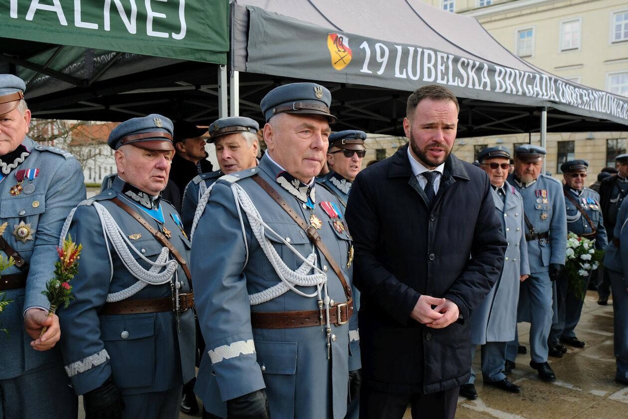  Piłsudczycy świętowali imieniny Marszałka na pl. Litewskim (zdjęcie 15) - Autor: DW