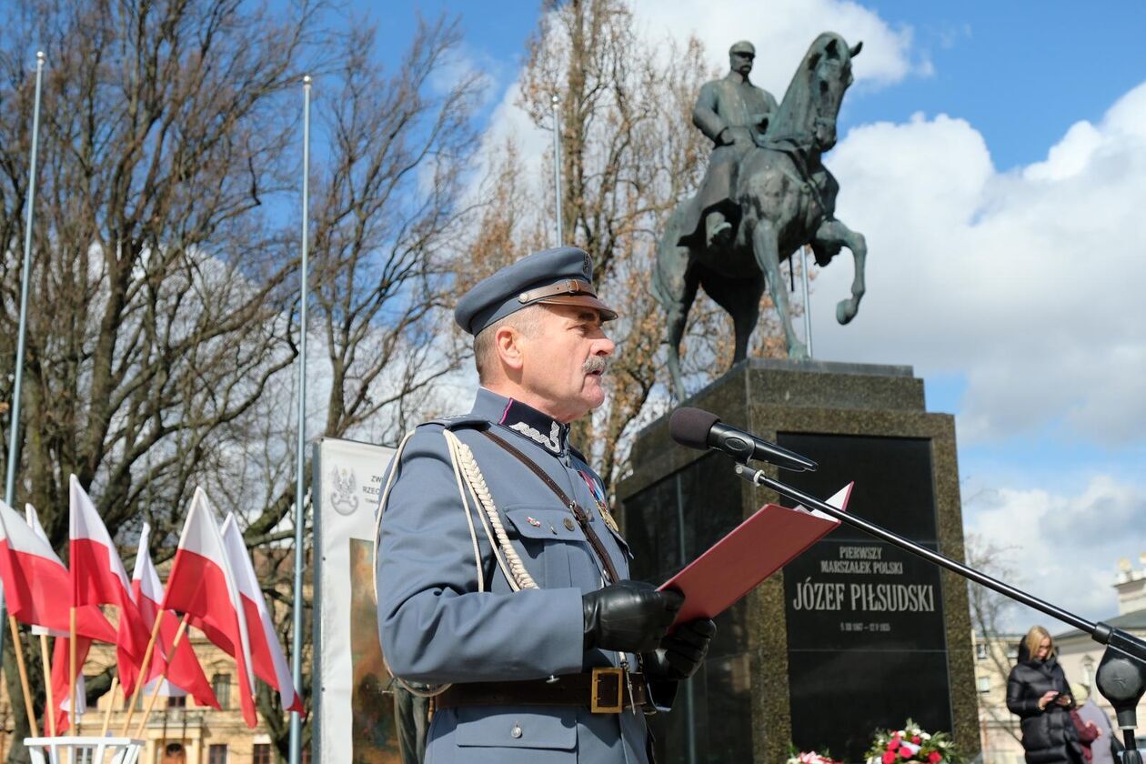  Piłsudczycy świętowali imieniny Marszałka na pl. Litewskim (zdjęcie 28) - Autor: DW