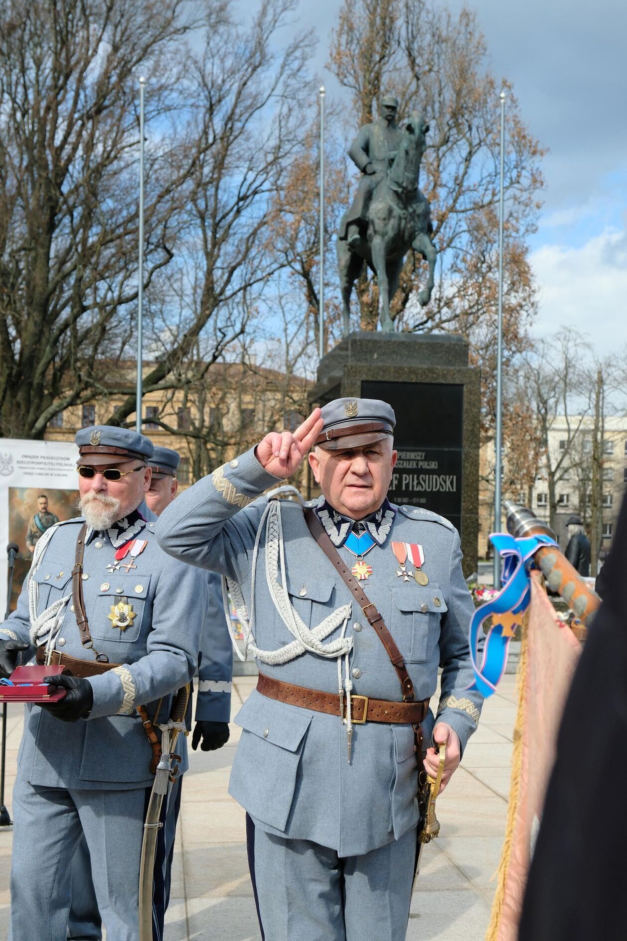  Piłsudczycy świętowali imieniny Marszałka na pl. Litewskim (zdjęcie 37) - Autor: DW