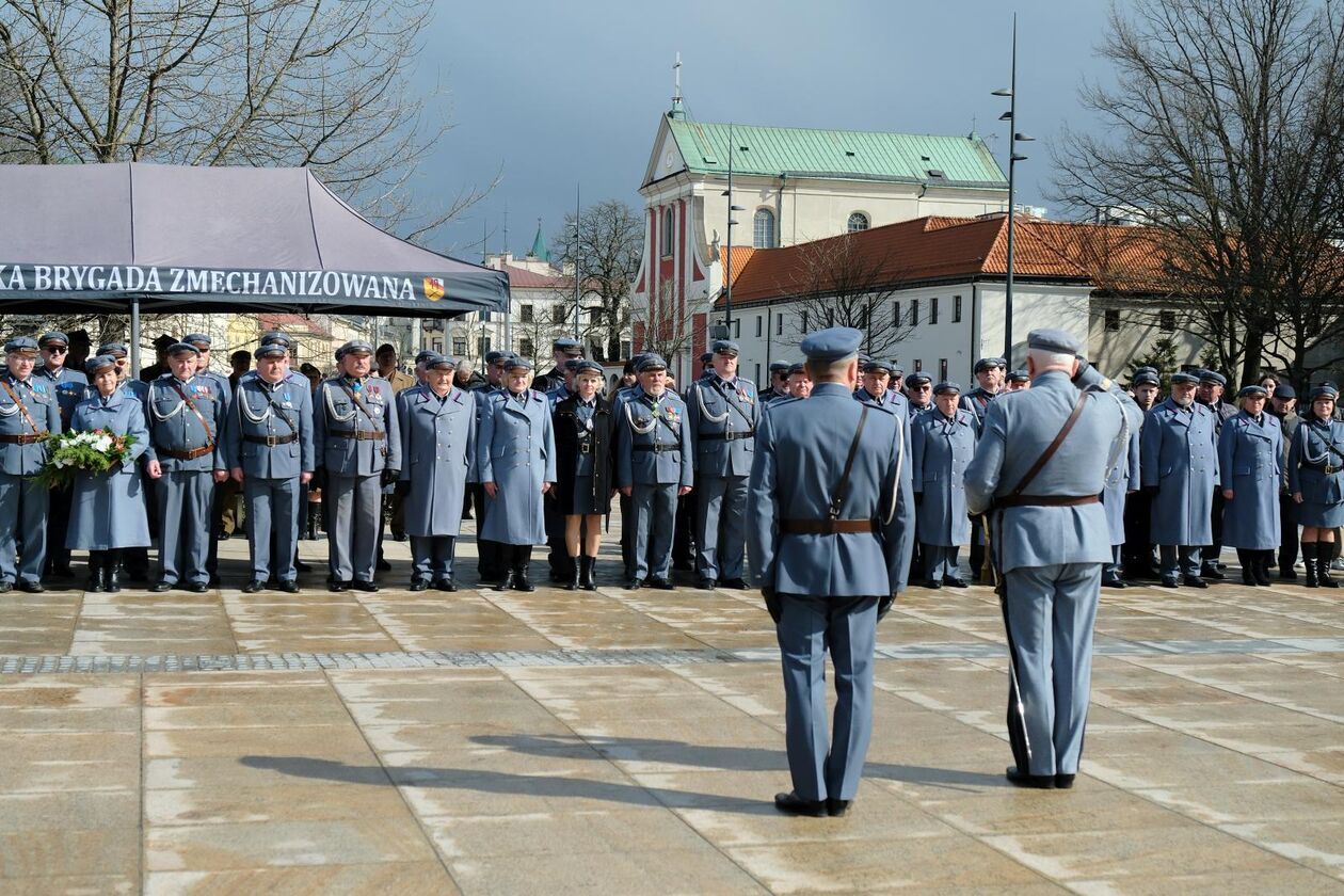  Piłsudczycy świętowali imieniny Marszałka na pl. Litewskim (zdjęcie 27) - Autor: DW