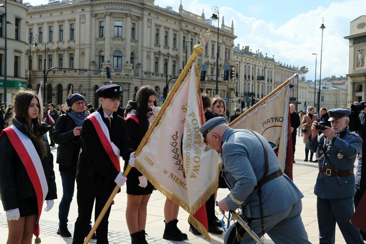  Piłsudczycy świętowali imieniny Marszałka na pl. Litewskim (zdjęcie 35) - Autor: DW