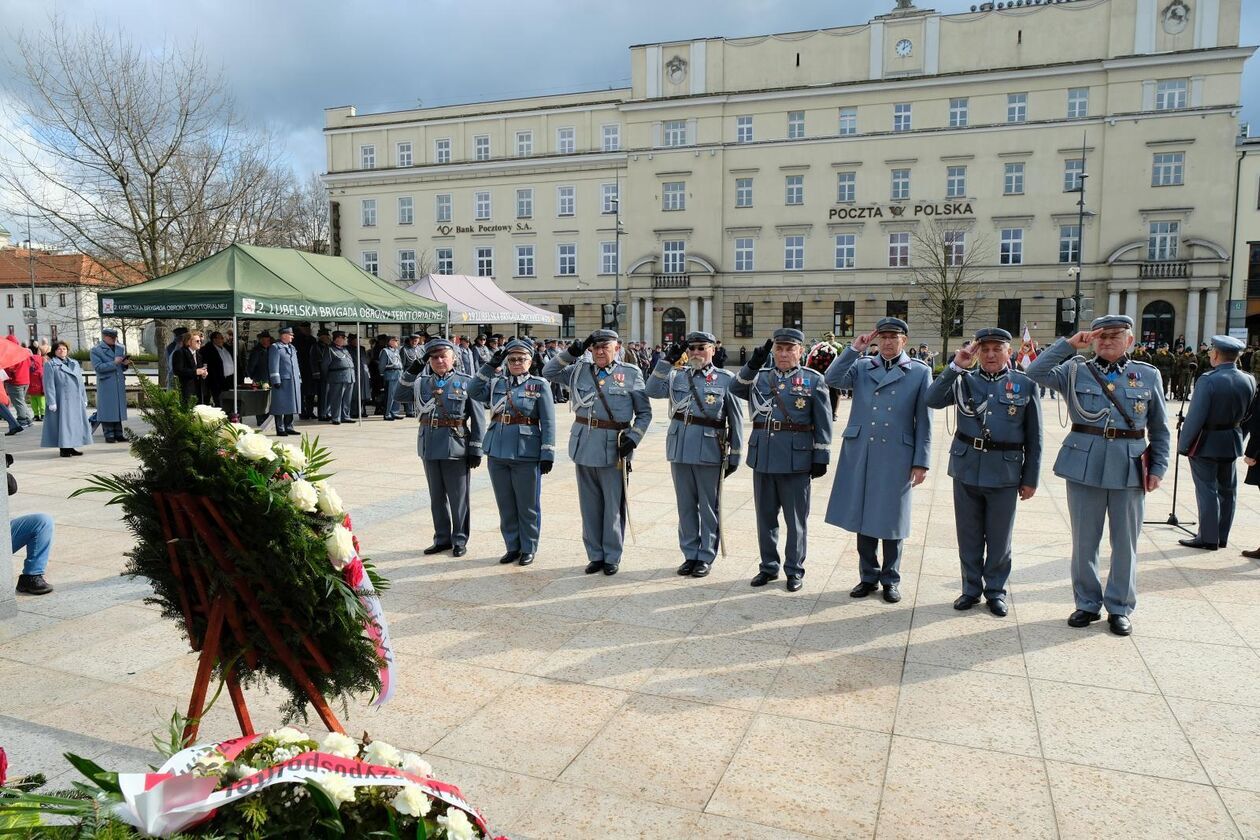  Piłsudczycy świętowali imieniny Marszałka na pl. Litewskim (zdjęcie 71) - Autor: DW