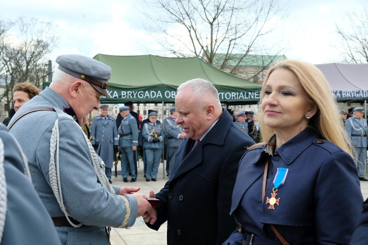  Piłsudczycy świętowali imieniny Marszałka na pl. Litewskim (zdjęcie 58) - Autor: DW