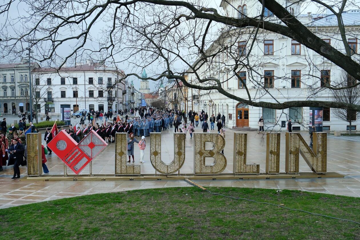 Piłsudczycy świętowali imieniny Marszałka na pl. Litewskim - Autor: DW