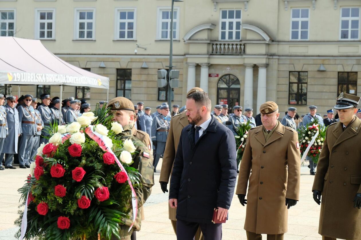  Piłsudczycy świętowali imieniny Marszałka na pl. Litewskim (zdjęcie 68) - Autor: DW