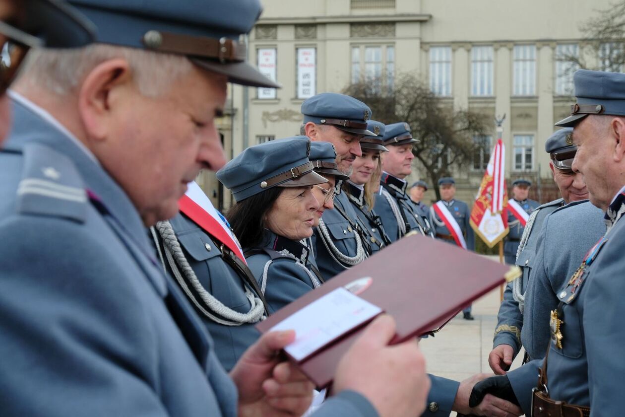  Piłsudczycy świętowali imieniny Marszałka na pl. Litewskim (zdjęcie 64) - Autor: DW