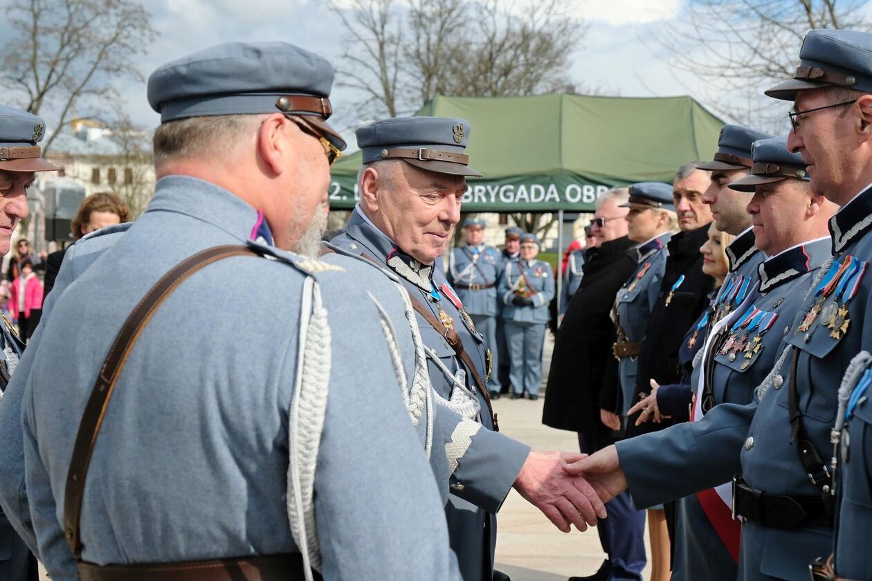  Piłsudczycy świętowali imieniny Marszałka na pl. Litewskim (zdjęcie 47) - Autor: DW