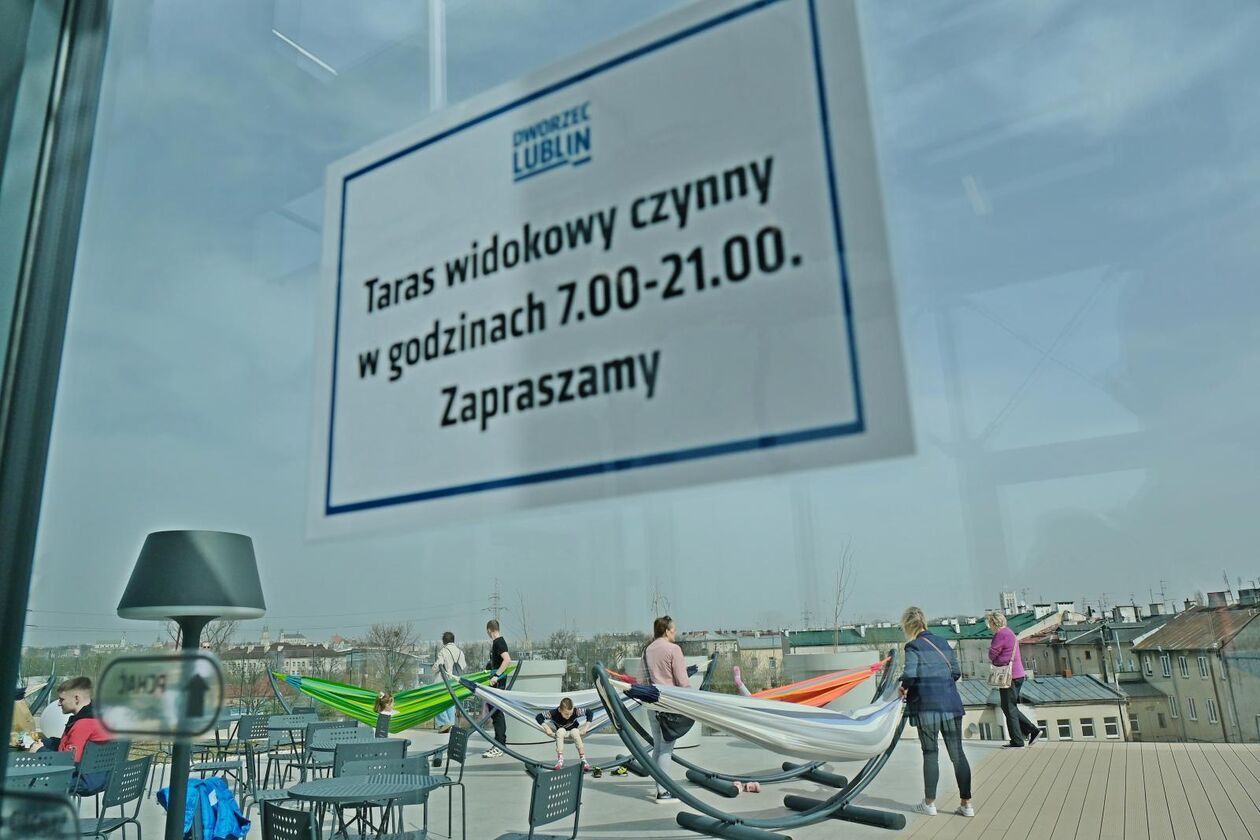  Taras widokowy na Dworcu Lublin już otwarty dla lublinian i przyjezdnych (zdjęcie 1) - Autor: DW