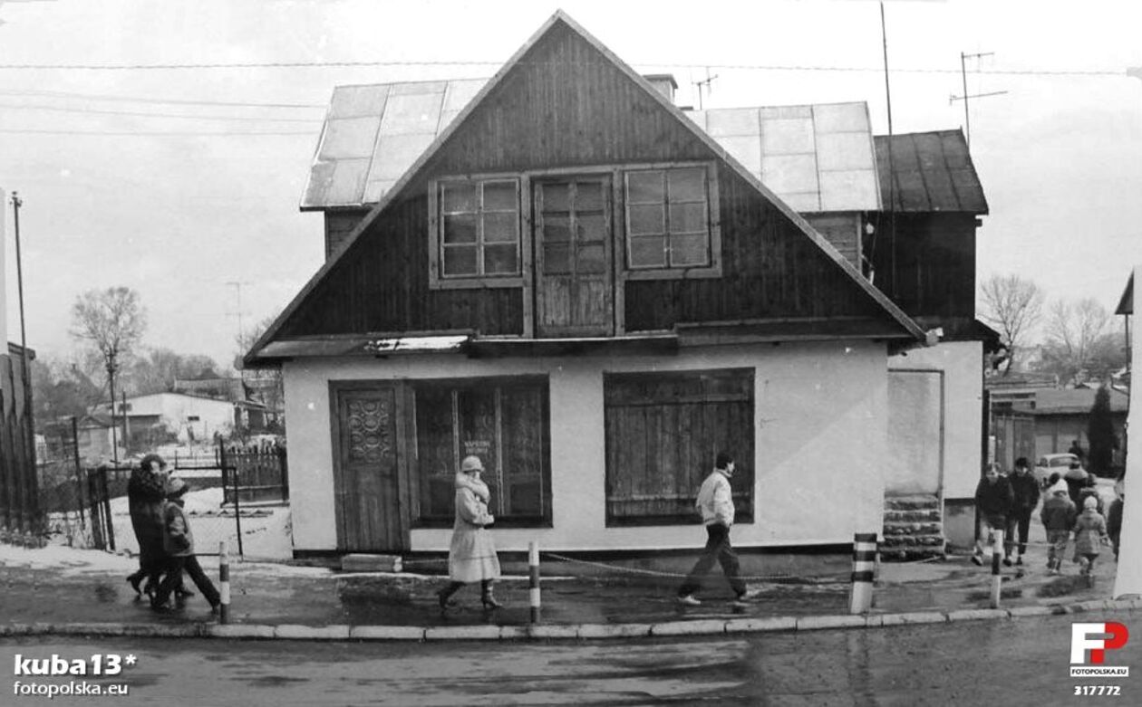  <p>Lata 1975-1980. Dom przy ulicy Targowej 19.</p>