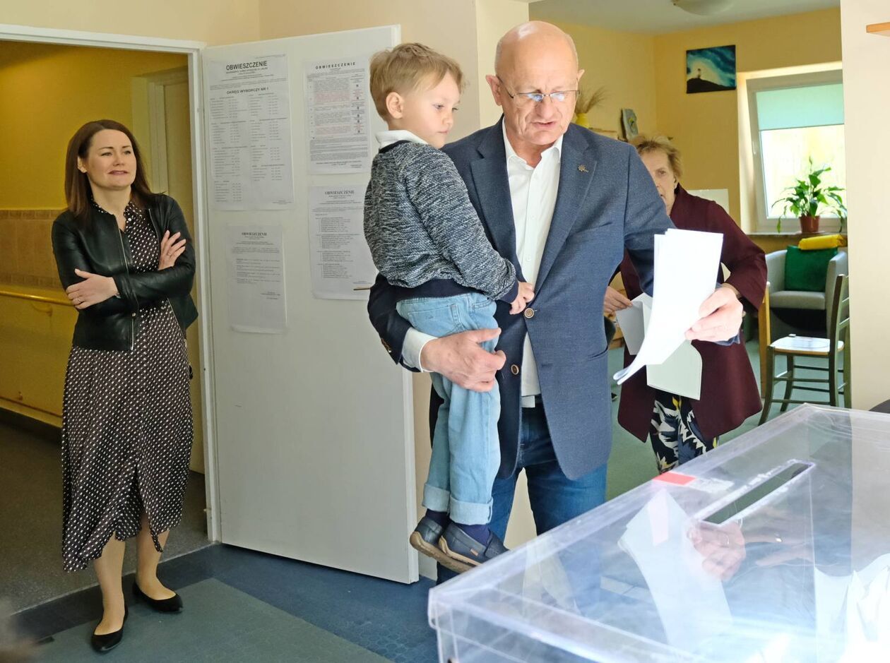 Wybory samorządowe 2024. Głosowanie w OKW nr 126, 191 i 100 w Lublinie - Autor: DW