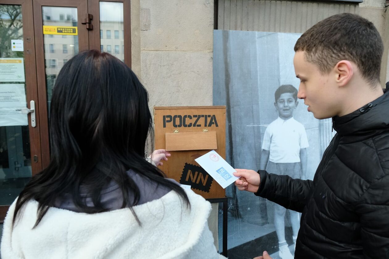 Akcja pisania listów do Henia dla pamięci zagłady lubelskich Żydów - Autor: DW