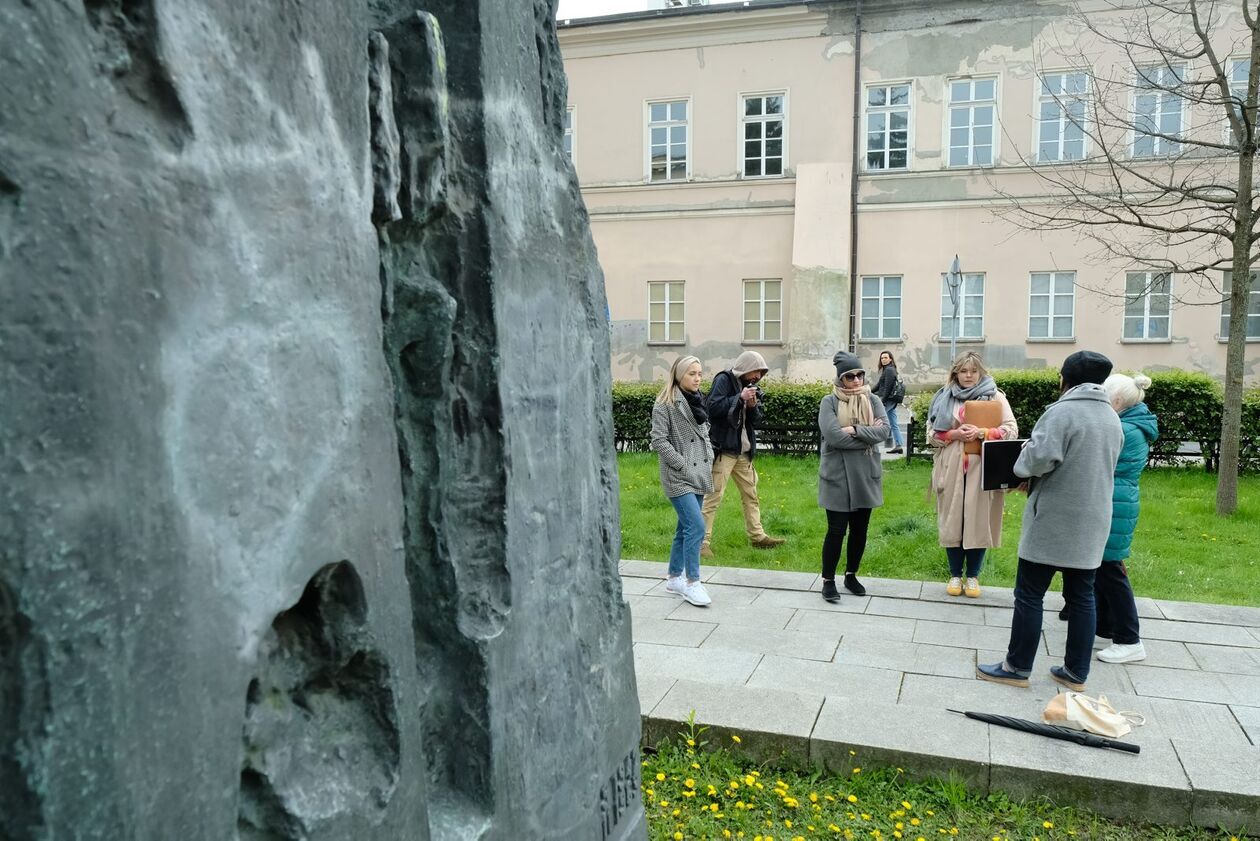  Akcja pisania listów do Henia dla pamięci zagłady lubelskich Żydów (zdjęcie 27) - Autor: DW