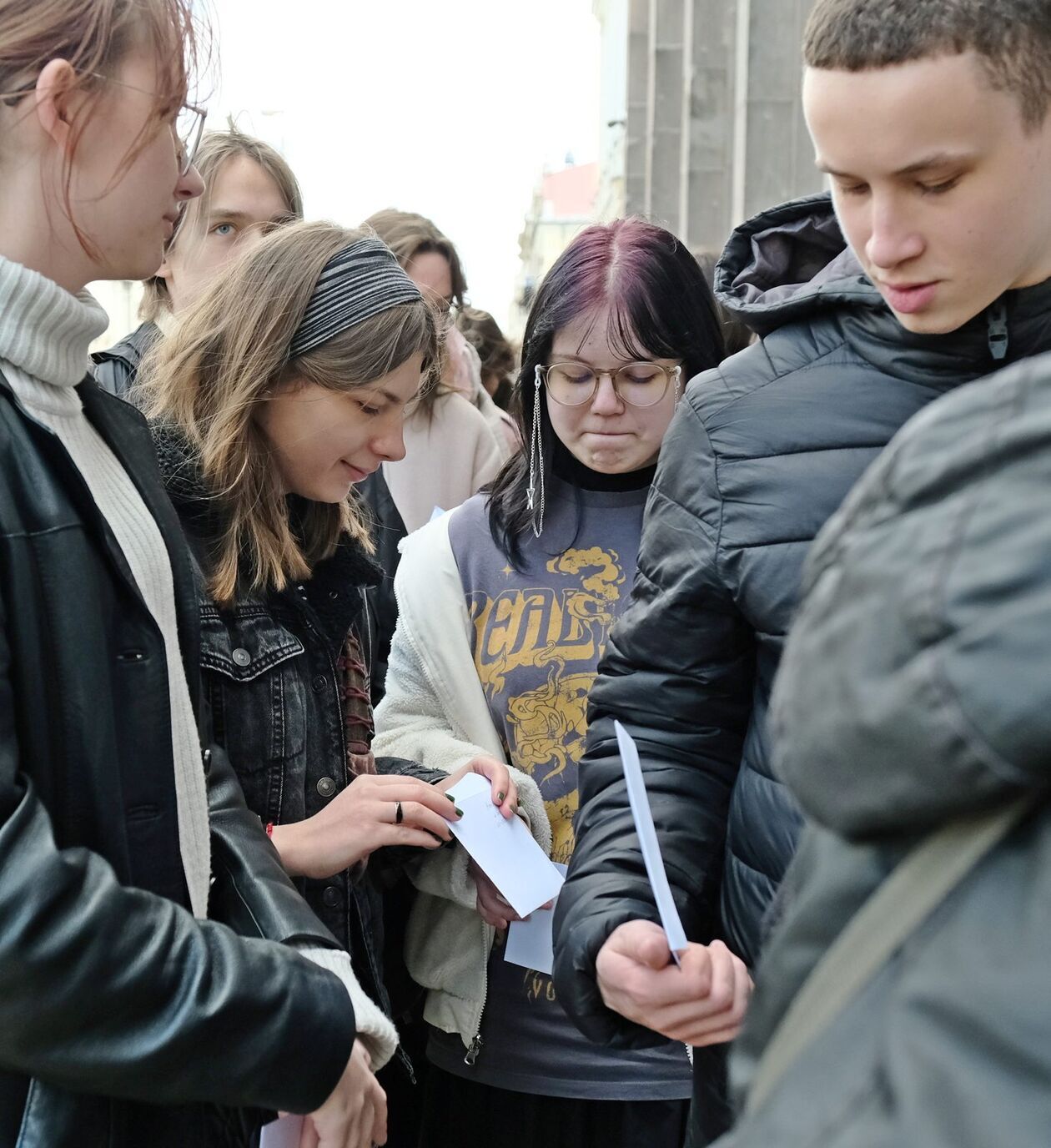  Akcja pisania listów do Henia dla pamięci zagłady lubelskich Żydów (zdjęcie 15) - Autor: DW