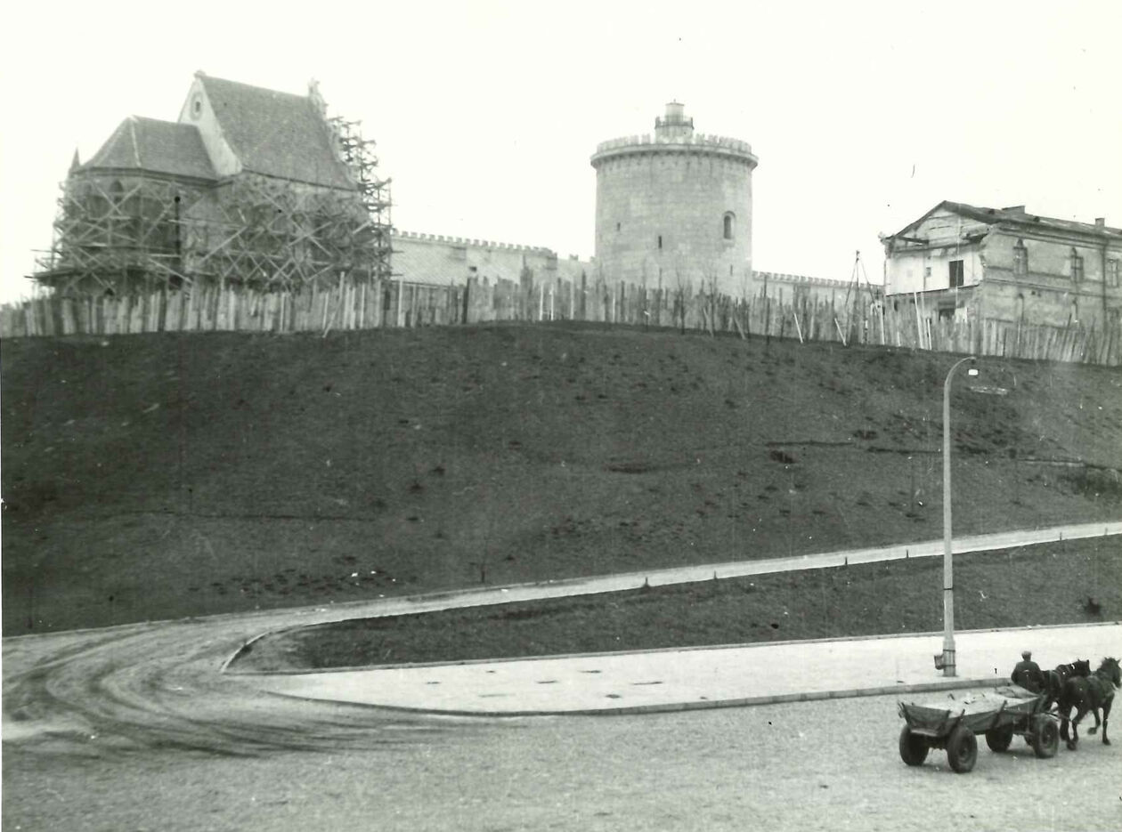  <p>Kaplica zamkowa w 1957 roku. Fot. M. Kurzątkowski - w archiwum WUOZ w Lublinie.</p>