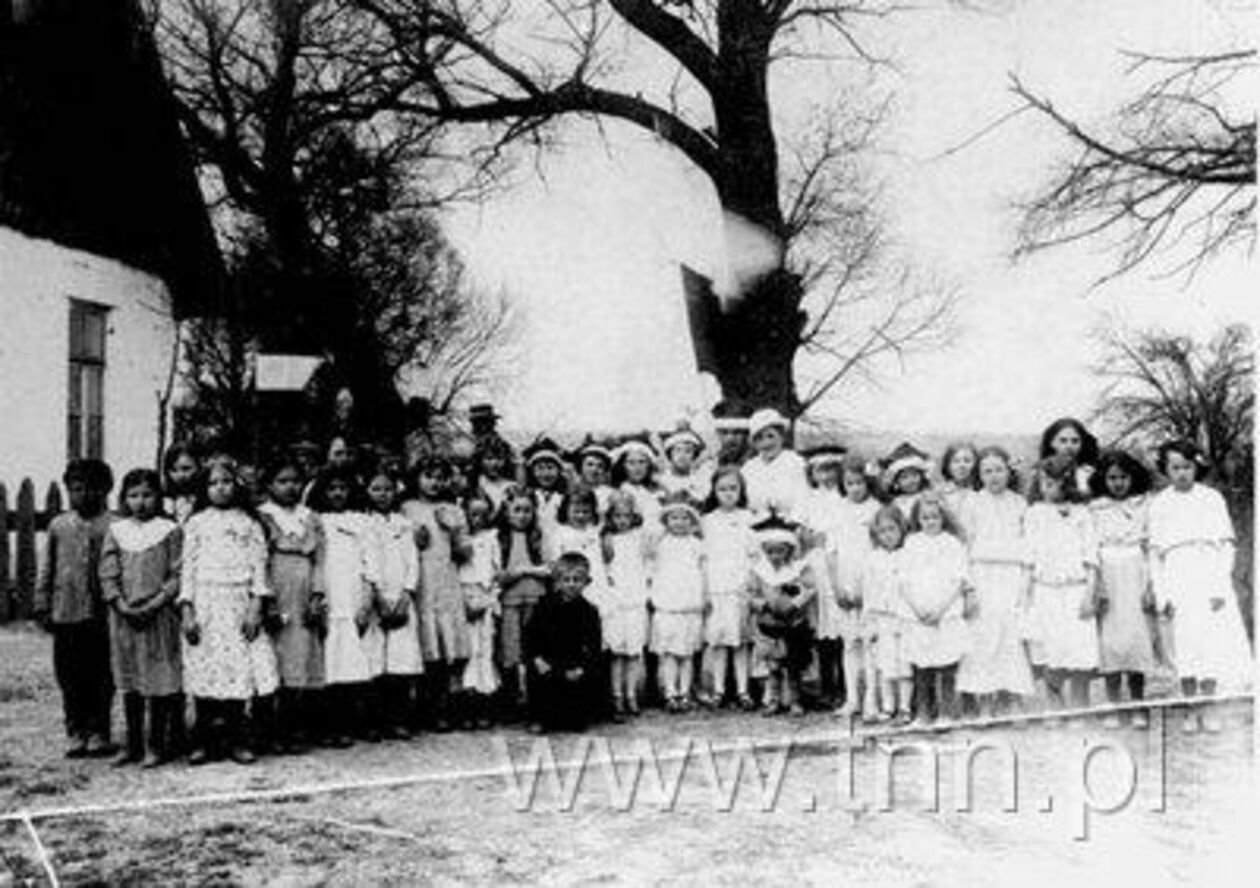  <p>Uroczystości 3-go Maja w 1917 lub 1918 r. na Lubelszczyźnie.</p>