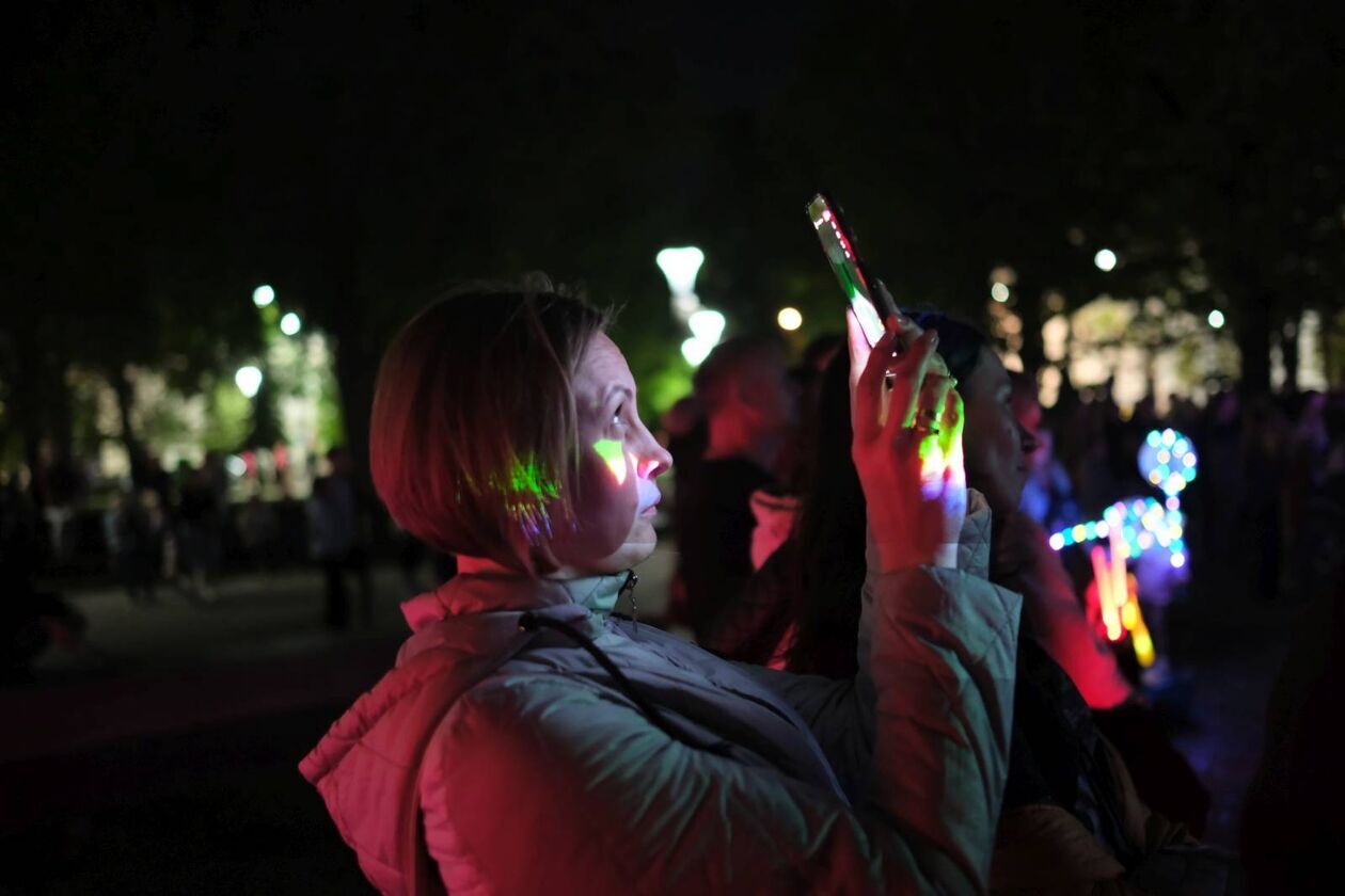  Pierwszy w tym sezonie pokaz lubelskiej fontanny multimedialnej (zdjęcie 8) - Autor: DW