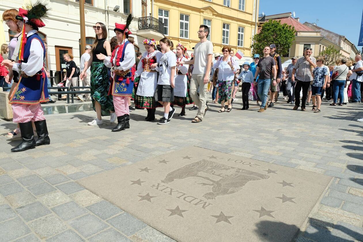  Lublin zatańczył polneza (zdjęcie 14) - Autor: DW