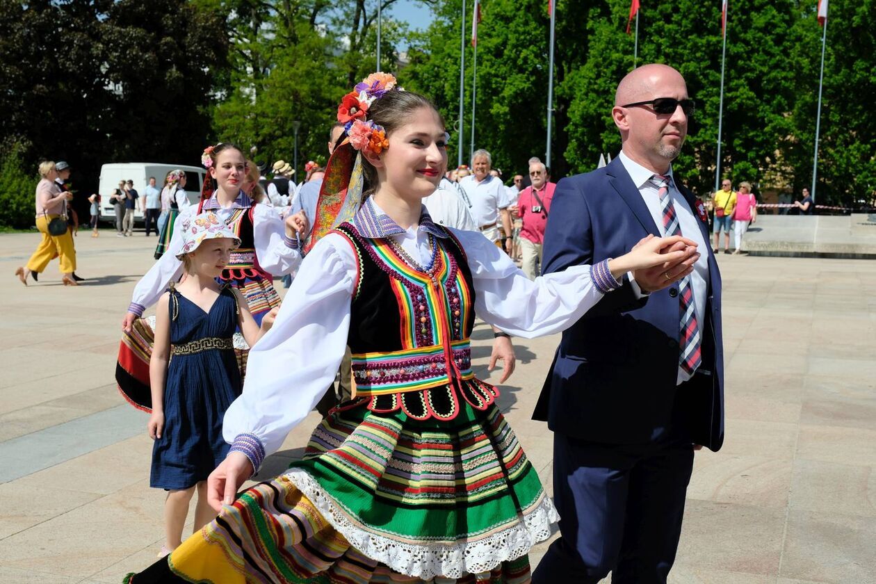  Lublin zatańczył polneza (zdjęcie 34) - Autor: DW