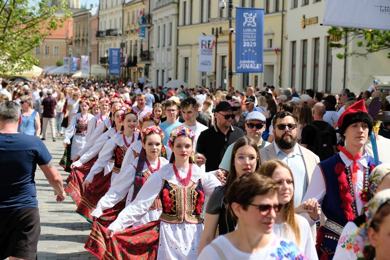  Lublin zatańczył polneza (zdjęcie 1) - Autor: DW