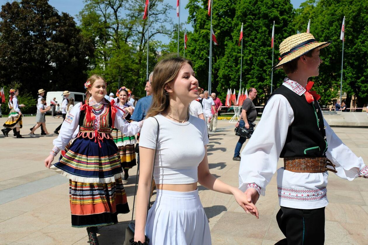  Lublin zatańczył polneza (zdjęcie 32) - Autor: DW