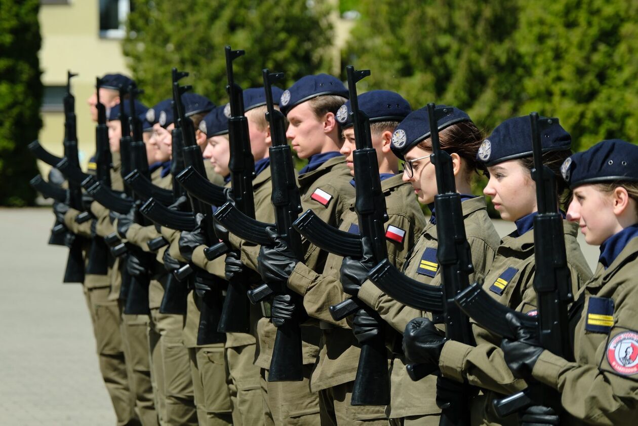  Wojewódzki Przegląd Musztry Klas Mundurowych w 19 LBZ (zdjęcie 41) - Autor: DW