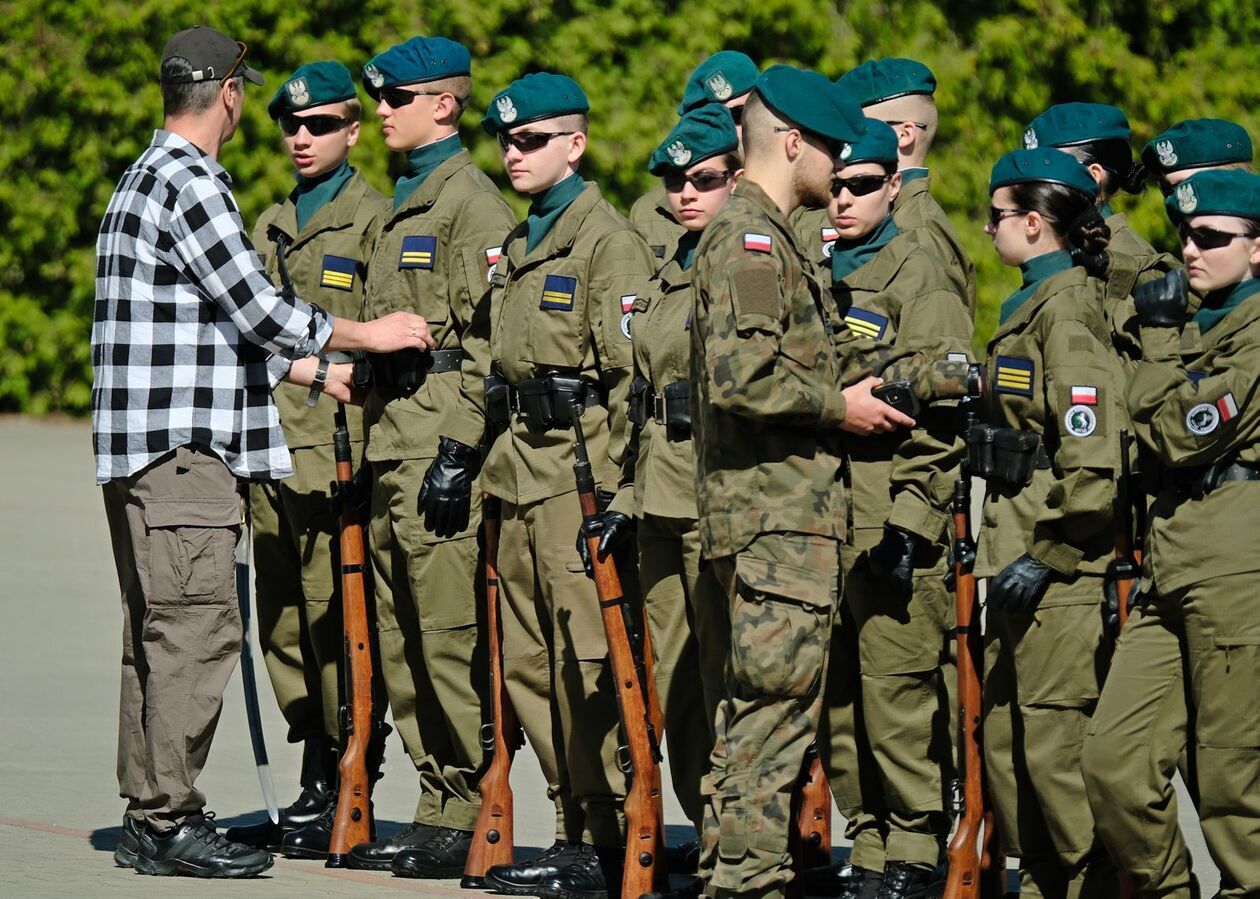  Wojewódzki Przegląd Musztry Klas Mundurowych w 19 LBZ (zdjęcie 3) - Autor: DW