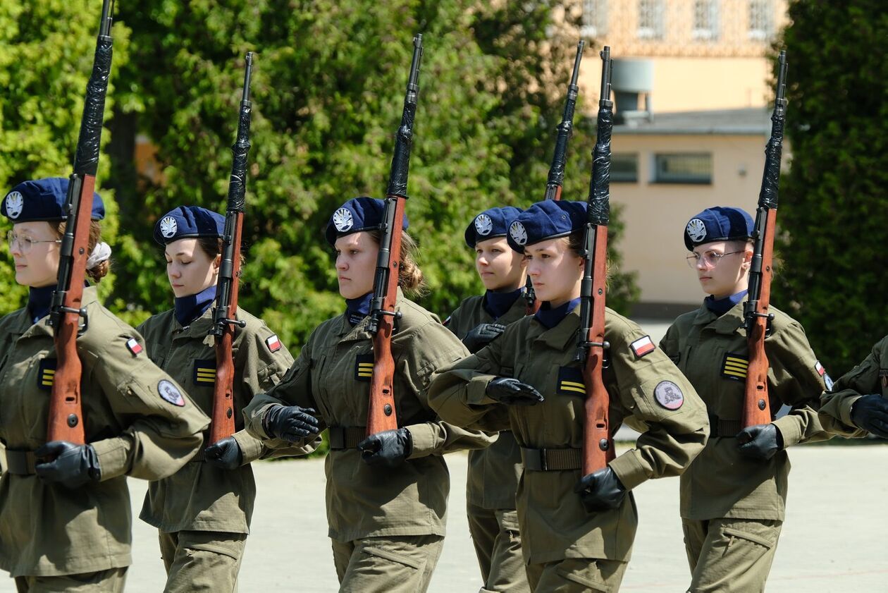  Wojewódzki Przegląd Musztry Klas Mundurowych w 19 LBZ (zdjęcie 52) - Autor: DW