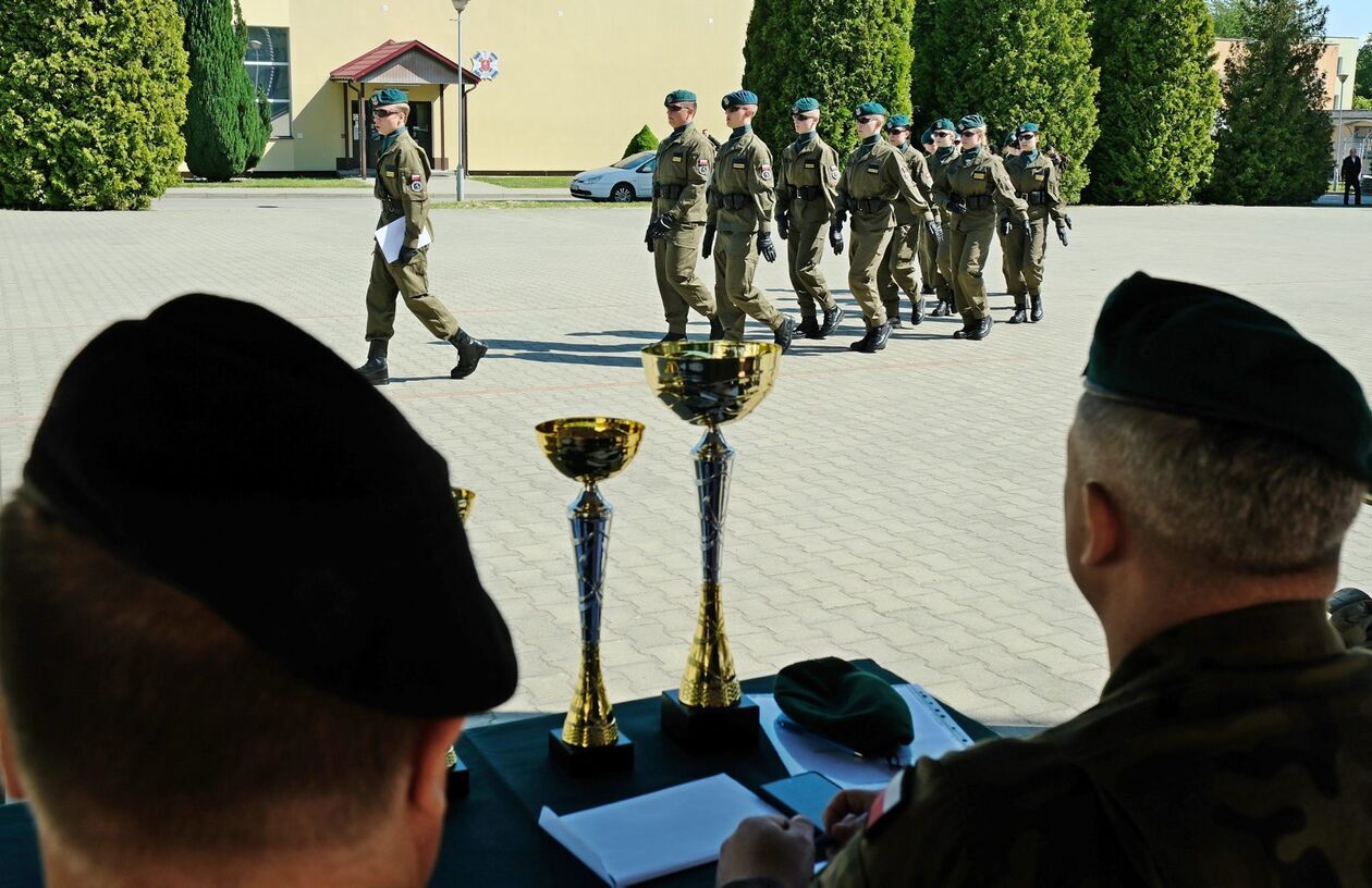  Wojewódzki Przegląd Musztry Klas Mundurowych w 19 LBZ (zdjęcie 21) - Autor: DW