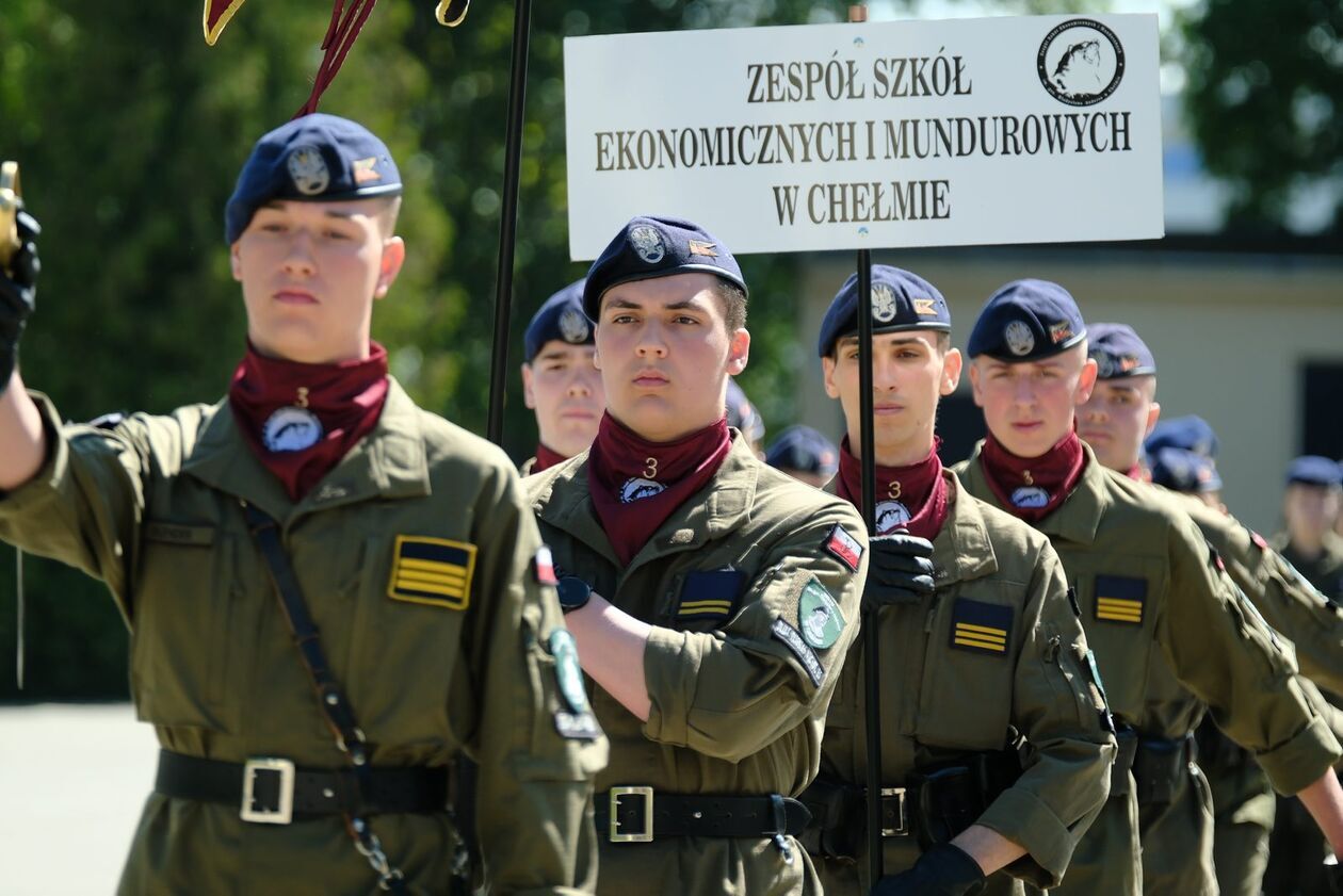  Wojewódzki Przegląd Musztry Klas Mundurowych w 19 LBZ (zdjęcie 15) - Autor: DW