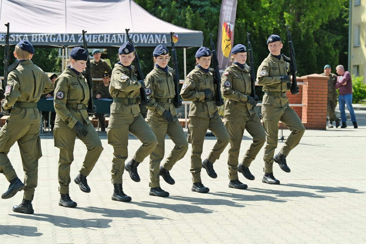  Wojewódzki Przegląd Musztry Klas Mundurowych w 19 LBZ (zdjęcie 48) - Autor: DW