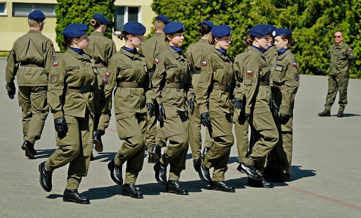  Wojewódzki Przegląd Musztry Klas Mundurowych w 19 LBZ (zdjęcie 27) - Autor: DW